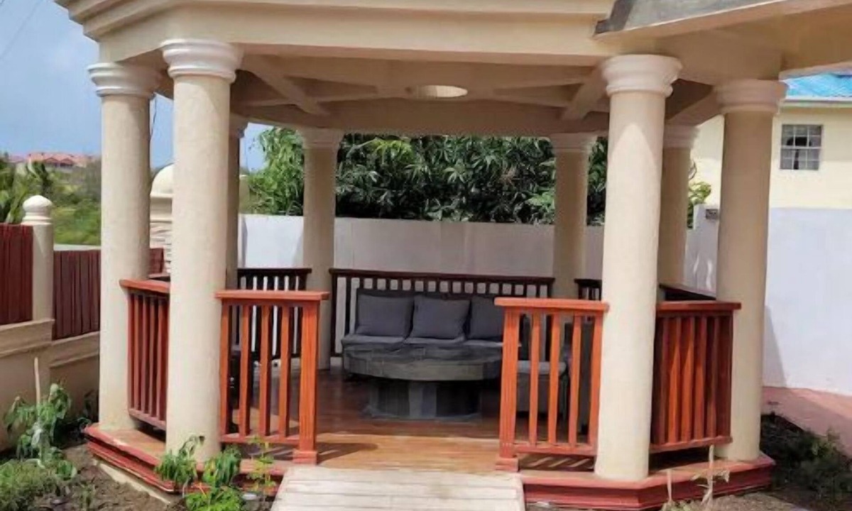 Bonne Terre Villa | 12 Star Villa 2 brCosy one bedroom fully loaded 5 min walk Darren Sammy cricket