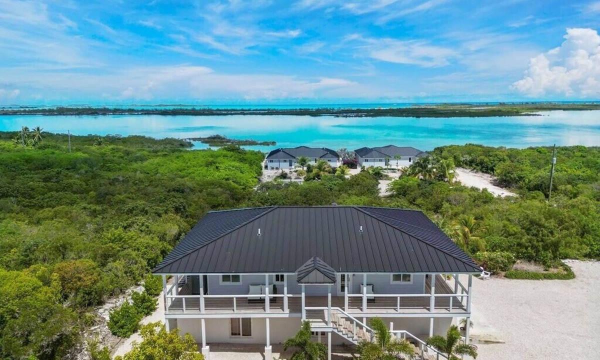 Hartswell Villa | A Private 14-Acre Luxury Estate in Exuma, The Bahamas – 12 King Suites, Three Villas, and Unforgettable Celebrations. Here, you don’t just stay — you create memories that will last a lifetime.