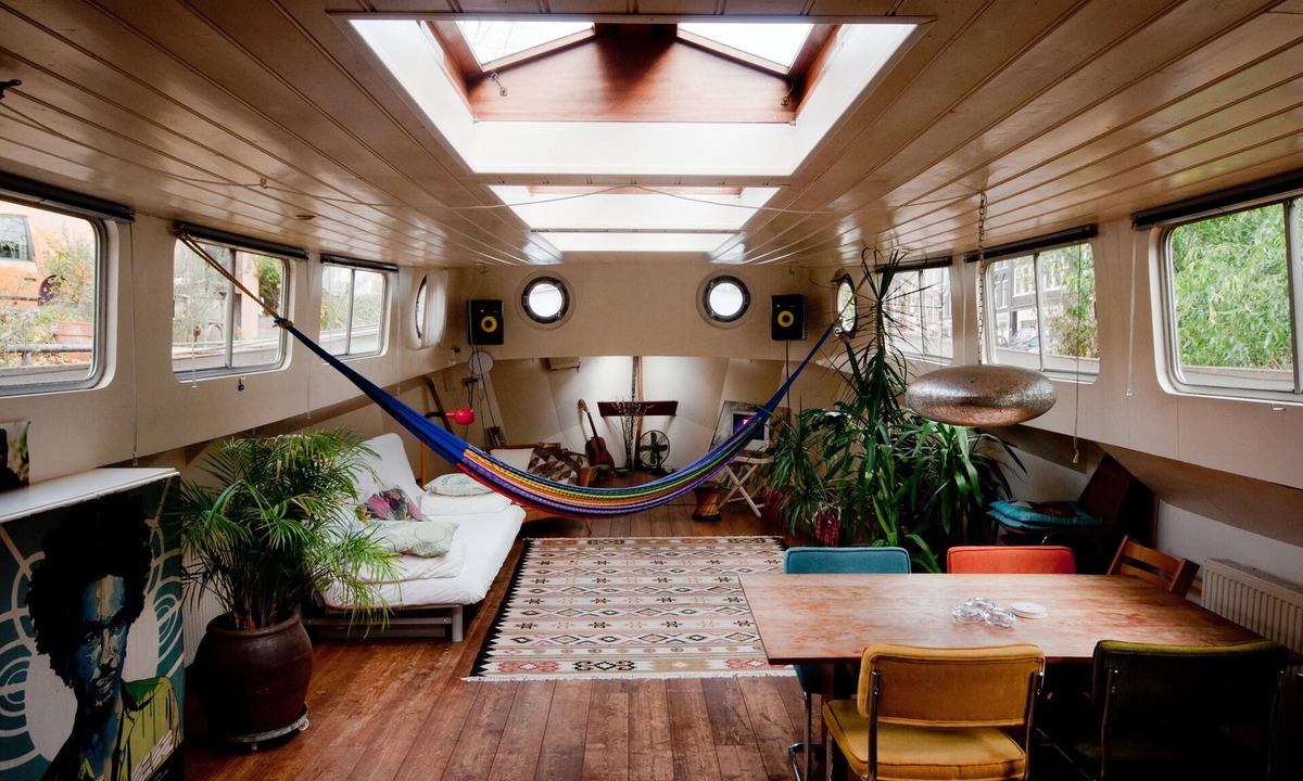 Amsterdam City Centre Boat Rental | Authentic Ship,Green and Quiet Canal in Center of Amsterdam