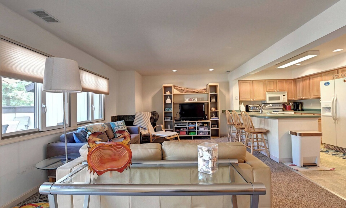 Bethany Beach Villa | Comfortable 4 bedroom Villa in Sea Colony Resort! Close to pools, tennis courts, beach, restaurants and shops!