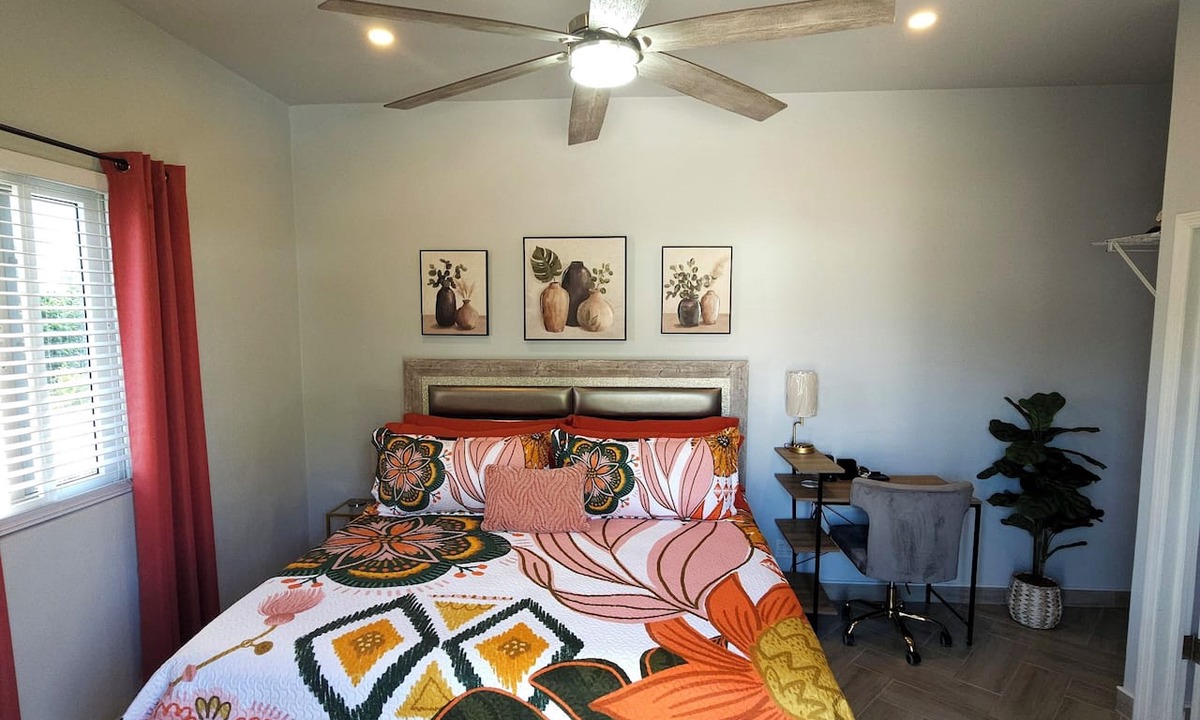 Alice Town Apartment | Modern and Secluded in Bailey Town with AC and fast internet