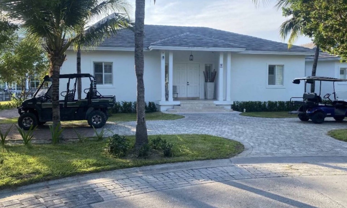 Alice Town House | PRIVATE ISLAND HOME with over 130’ of dockage