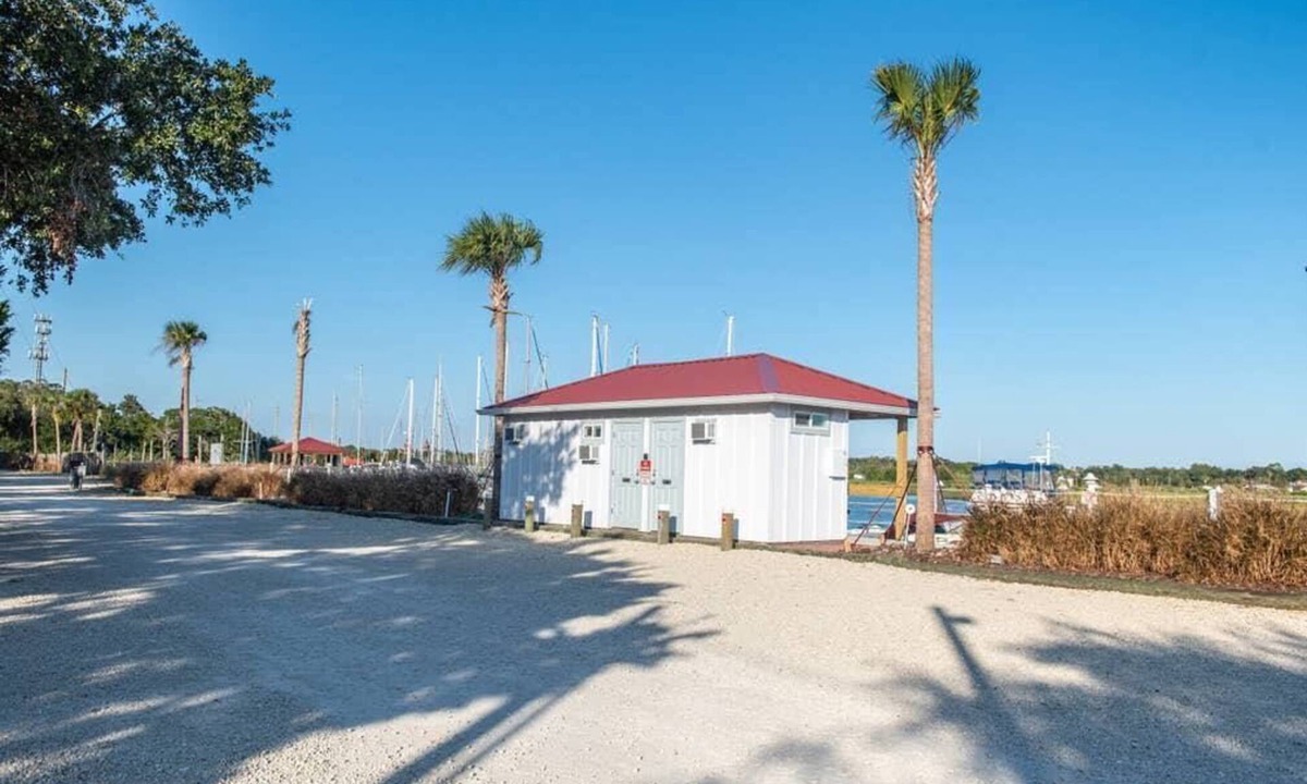 St. Augustine Boat Rental | Romantic Escape in Downtown St. Augustine ★