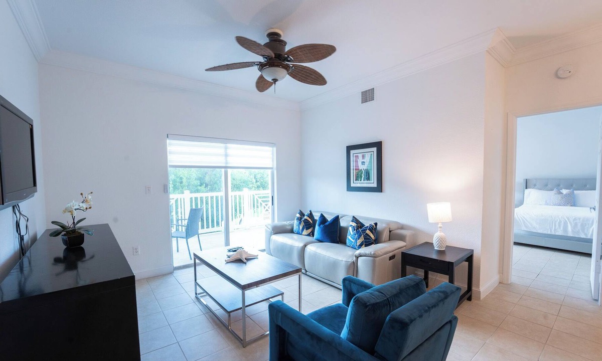 Alice Town Condo | Seaside Retreat: Charming 2BR Condo in Bimini Bay Community