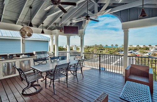 Rosemary Beach House | 2 Master Bedrooms, Large Upper Deck Kitchen, 4 Bikes Included Pet Friendly