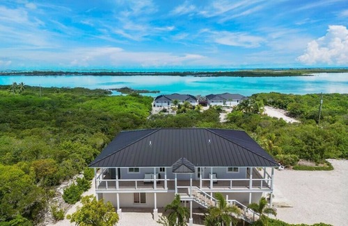 Hartswell Villa | Amazing view, two king bedroom w/ensuite bathrooms. Private heated pool