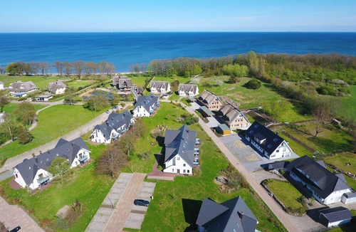 Lobbe Apartment | Apartment close to the beach with balcony, use of swimming pool and sauna - Rex Rugia