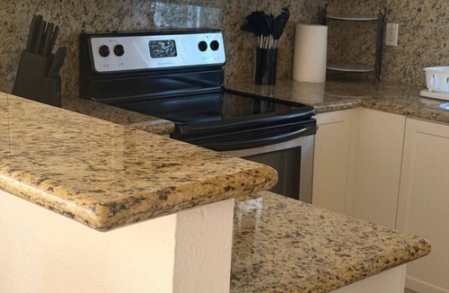 Alice Town House | Awesome 3-bedroom 3 bathroom house with AC in charming Bimini