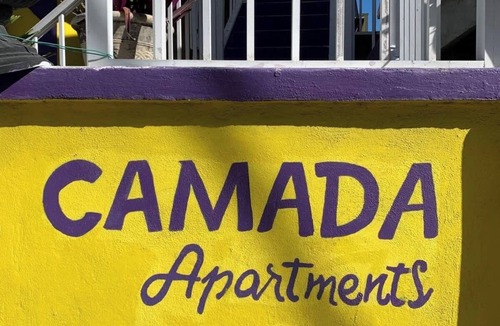 Alice Town Apartment | Camada Apt. "Jus Chillin"