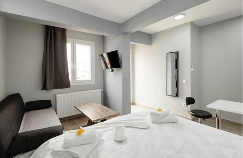 Thessaloniki City Centre Apartment | Caravanserai Studio 9