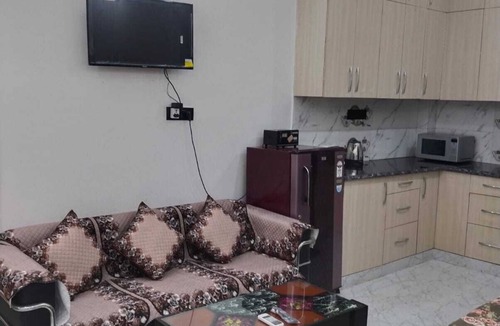 New Delhi Apartment | Charming Studio Apartment for Rent in the Heart of the City