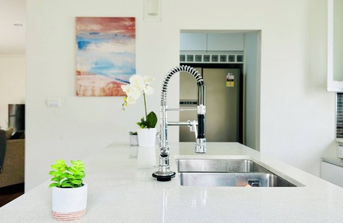 Hamilton House | Conveniently, everything you need is just a 5-minute walk away