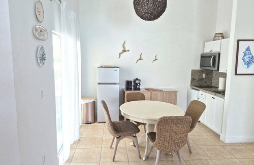 Alice Town Apartment | Costa Azul Bimini Bay
