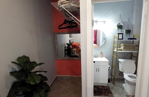 Alice Town Apartment | Modern and Secluded in Bailey Town with AC and fast internet