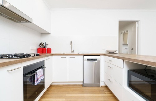 Ngunnawal Villa | NEW TO VRBO: Family-Friendly Home with Yard | Near Gungahlin