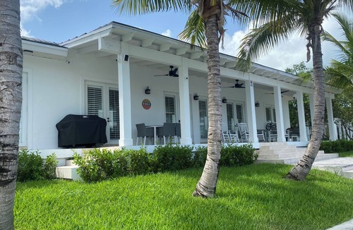 Alice Town House | PRIVATE ISLAND HOME with over 130’ of dockage