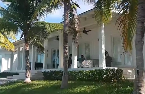 Alice Town House | PRIVATE ISLAND HOME with over 130’ of dockage