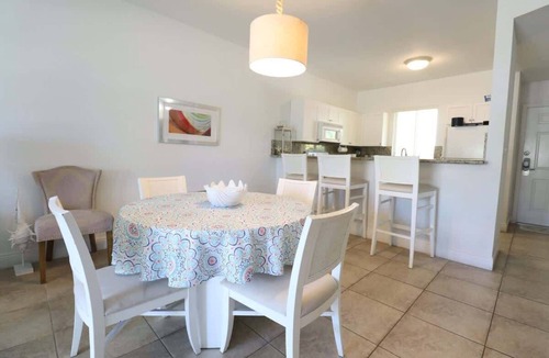 Alice Town Apartment | Seaview Escape -Ocean View Bimini Bay Condo