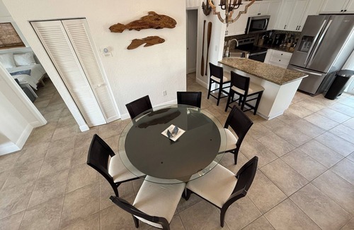 Alice Town Condo | Serene Oceanfront Escape