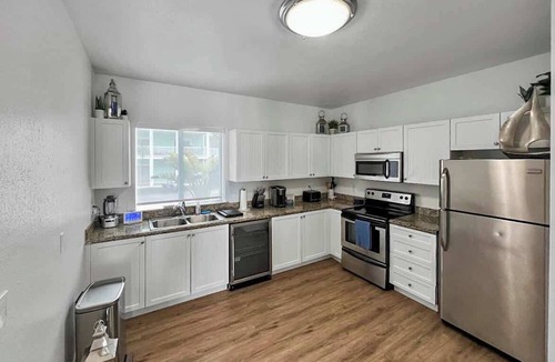 Alice Town House | Shore to Please-Bimini Beachfront Home
