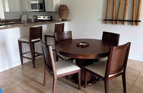 Alice Town Apartment | The Lookout - Oceanview Condo