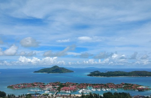 Mahe Island Boat Rental | Unique & Fun Accommodation on a Boat in Paradise.