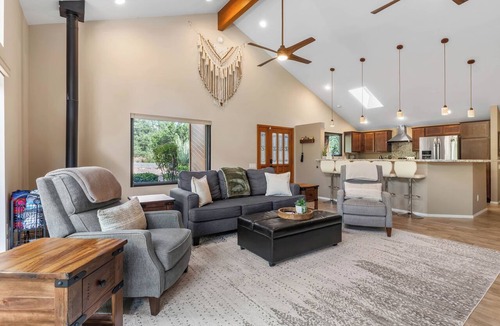 West Sedona House | West Sedona 2BR/2BA luxury retreat, 1,778 sq ft, near Sedona highlights.