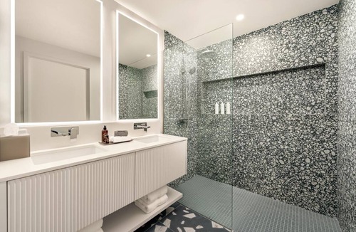 George Town Hotel | Your Elevated Base for Cayman’s Best Island Experiences l Suite w/Kitchen