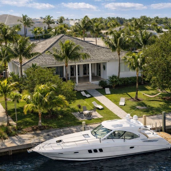 Amamare - Luxury Bimini Waterfront Villa on Private Island w/Private Dock in Bimini Islands
