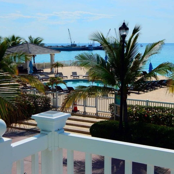 "Infinity Poolside" - Ocean Villa 2 BR/3 BA