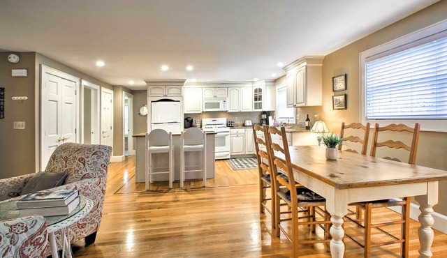 1/2 Mi to Beach: Lovely Guesthouse in Kennebunk! in Kennebunk