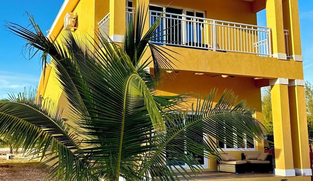 3-bedroom townhome located in Westend/Bootle bay only 66 miles off Palm Beach in Freeport