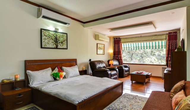 3BHK Cosy & Ultra Luxurious Apartment in New Delhi