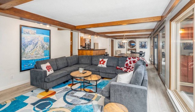 4,000 SF Panorama Ski Lodge | True Ski In/Out | Amazing Amenities in Panorama