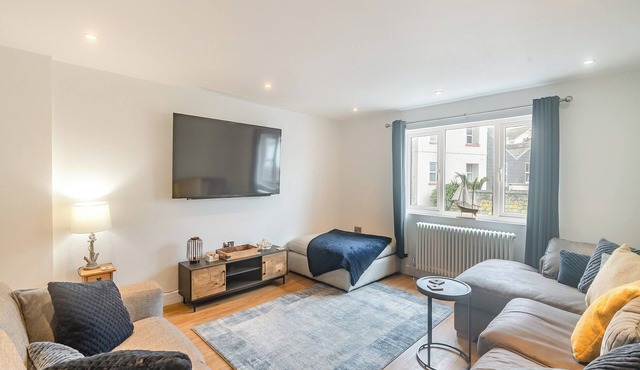 4 bedroom accommodation in Teignmouth in Teignmouth