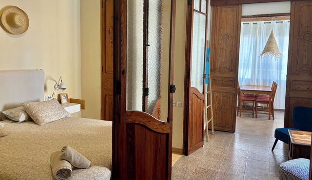 5min to the beach, old fisherman's house, high-speed Wifi in Valencia