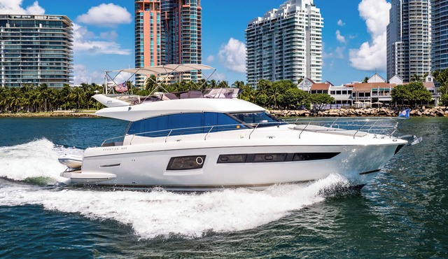 Amazing 3 bedrooms luxury yacht in North Miami in North Miami