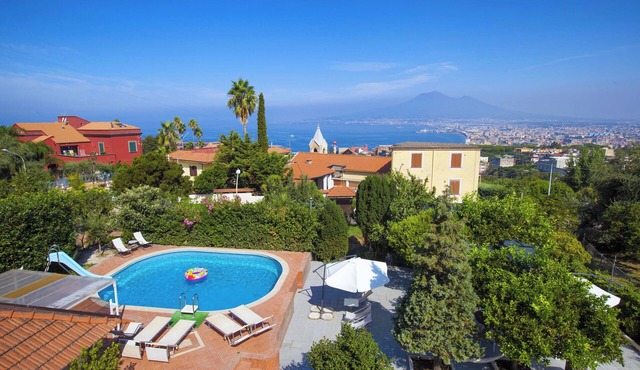 AMORE RENTALS - Villa Amore with Private Swimming Pool, Garden and Parking in Castellammare di Stabia