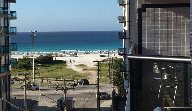 Amplo apartamento para 10 a 12 pessoas com vista para a Praia do Forte. in Cabo Frio