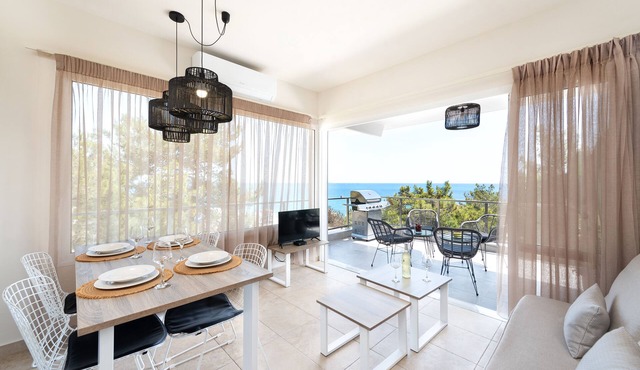 Anastasios Deluxe House Stegna Up Floor (Amazing View, 300meter from the Beach) in Stegna