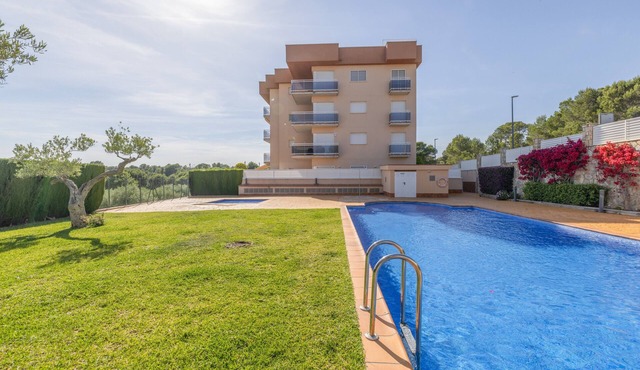 Apartment 'Turó De Tjelle' with Sea View, Wi-Fi and Air Conditioning in El Perelló