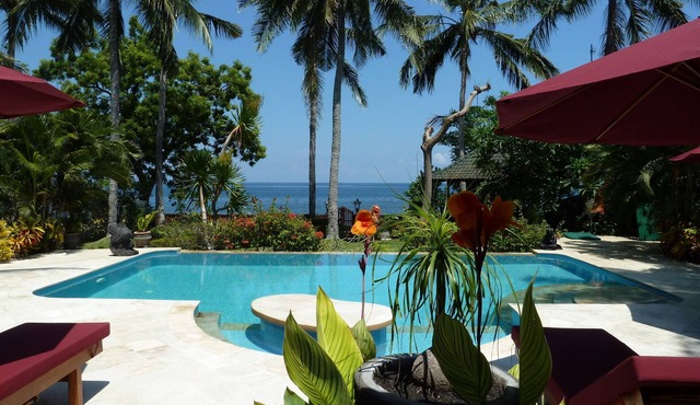Beachfront Villa Damai in top location quiet and newly renovated! in Tegallenga/Kalisada