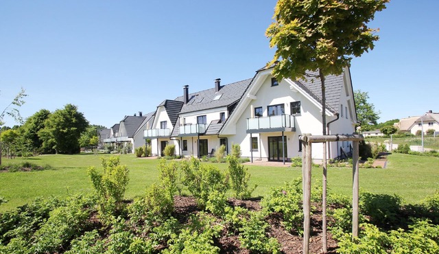 Beachfront vacation rental with a terrace, access to the pool and sauna - Rex Rugia in Mönchgut OT Lobbe
