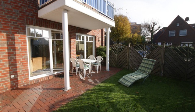 beautiful apartment with garden near the beach in Horumersiel
