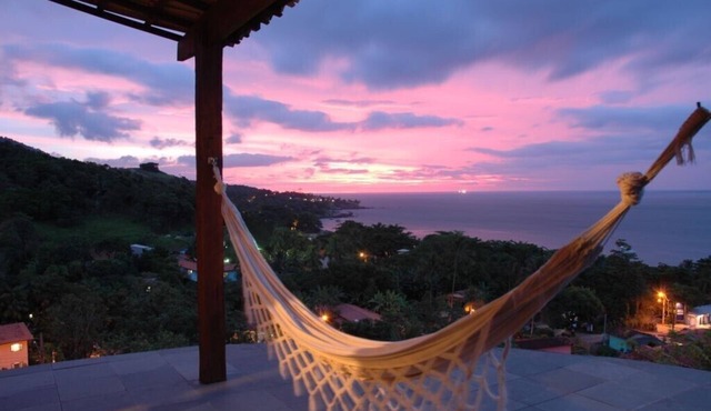 Beautiful view 200 m from Curral beach, 3 min walk. in Ilhabela