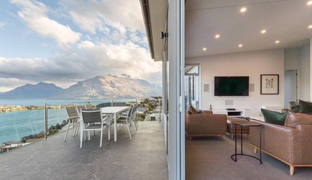 Bel Lago | Spa pool & sauna | Every room w/a view in Queenstown