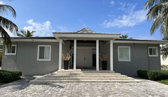 Bimini Bay Private Island Luxury 5 bedrooms, 70 ft dock space across from Hilton