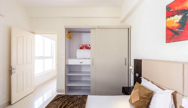 BluO 1BR Hitech City - Bathtub, Balcony, Gym in Hyderabad