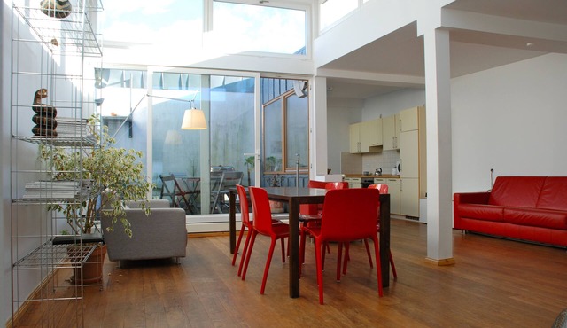Bright loft in the Kastanienallee in Berlin