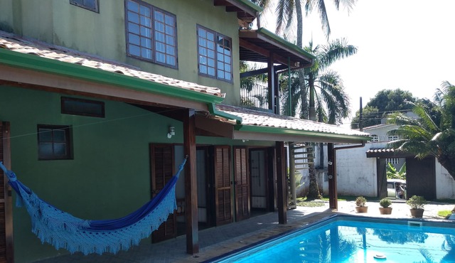 Casa com Piscina e Churrasqueira em Ótima Localização in SP